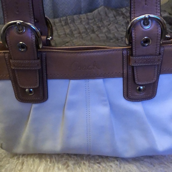 Coach - Picture 4 of 4